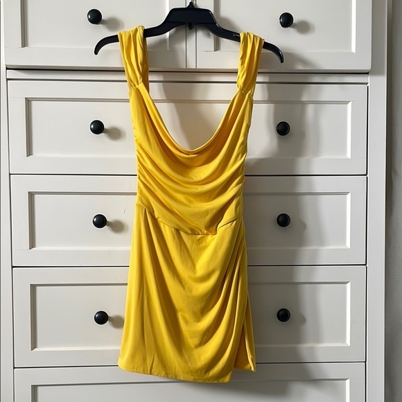 Tiger Mist Dresses & Skirts - Tiger Mist Women’s Joslin Yellow Drape Mini Dress w/ Back Tie - Size Small